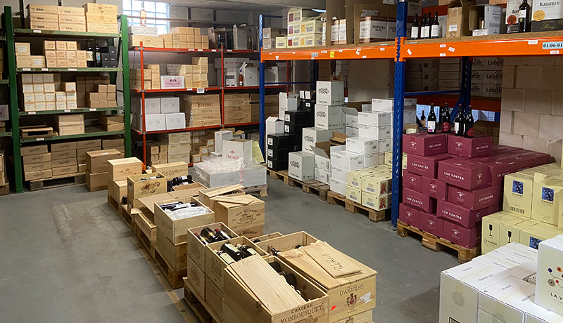 MASTERWEIN sucht Verstärkung: Kurzfristig stellen wir einen Mitarbeiter (m/w/d) im Bereich Lager-Management ein.